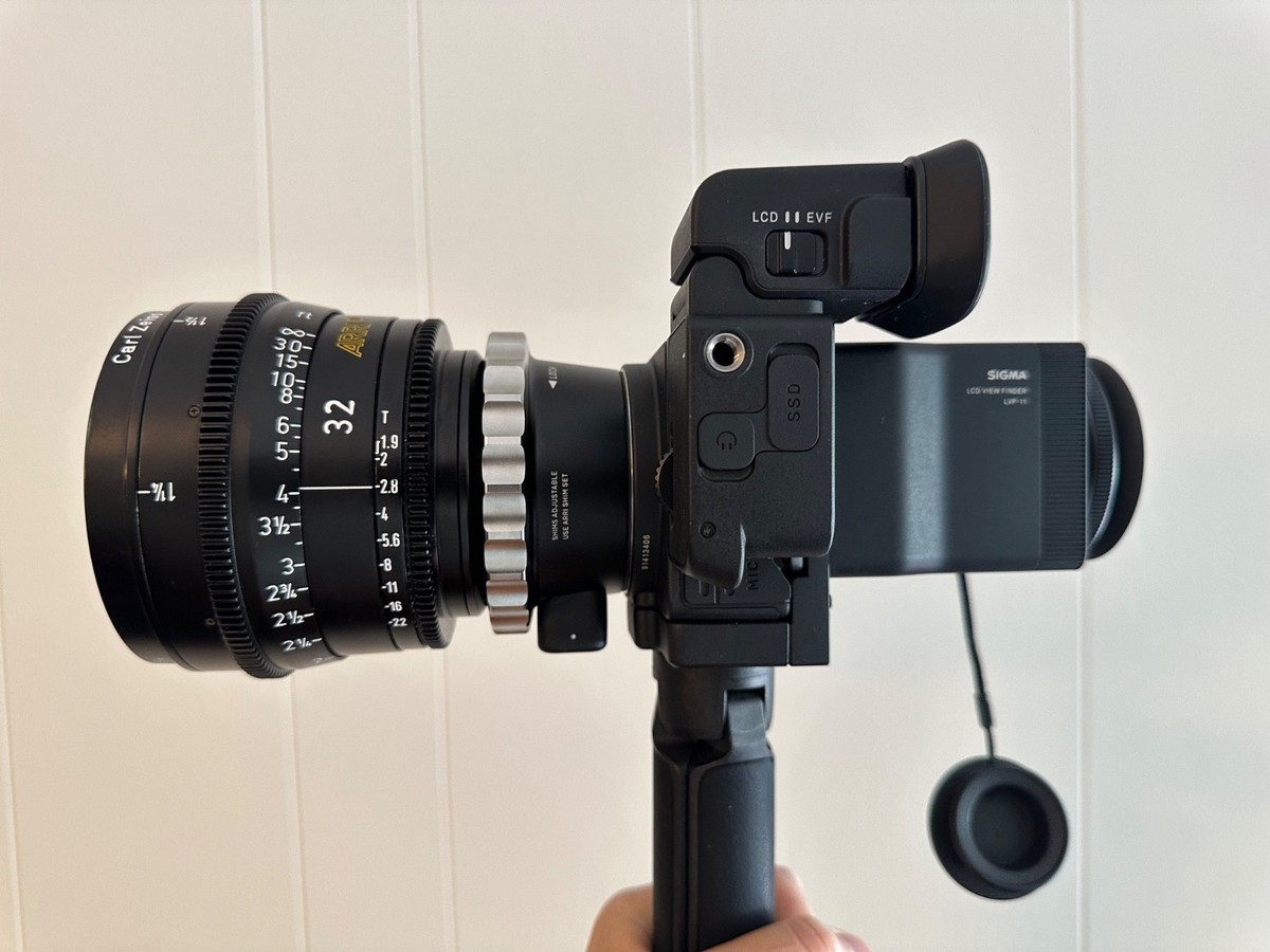 Sigma fp + おまけ3点 Sigma fp FULL DIRECTORS VIEWFINDER KIT - PL MOUNT - MINT A+++