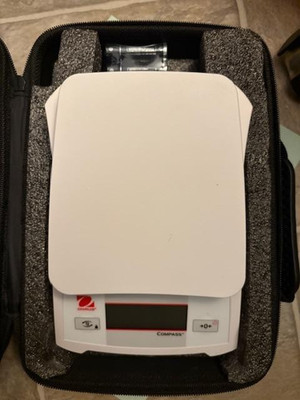 Uline Ohaus  CX5200 Compass Series Portable Balance 5200 d=1g New, w case