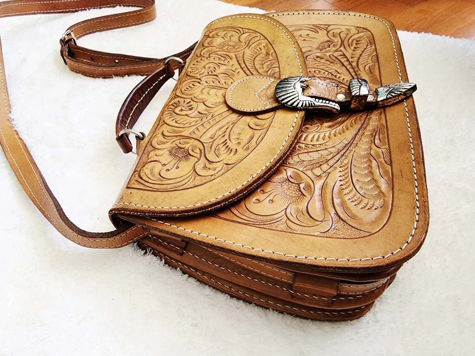 Bandolera boho vintage de cuero tostada floral occidental suroeste Foto 3 de 4
