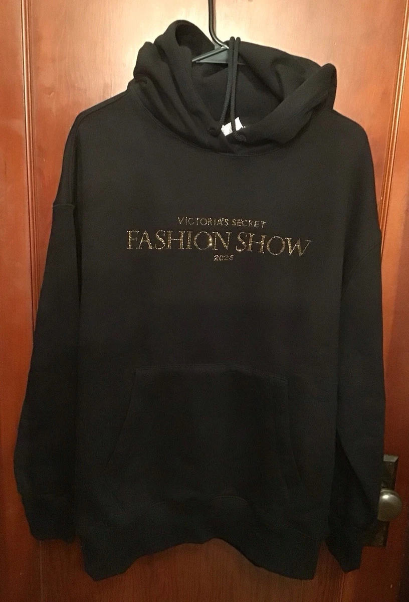 Nke Plus - Club - Sweat à capuche en polare - Rose clar | ASOS