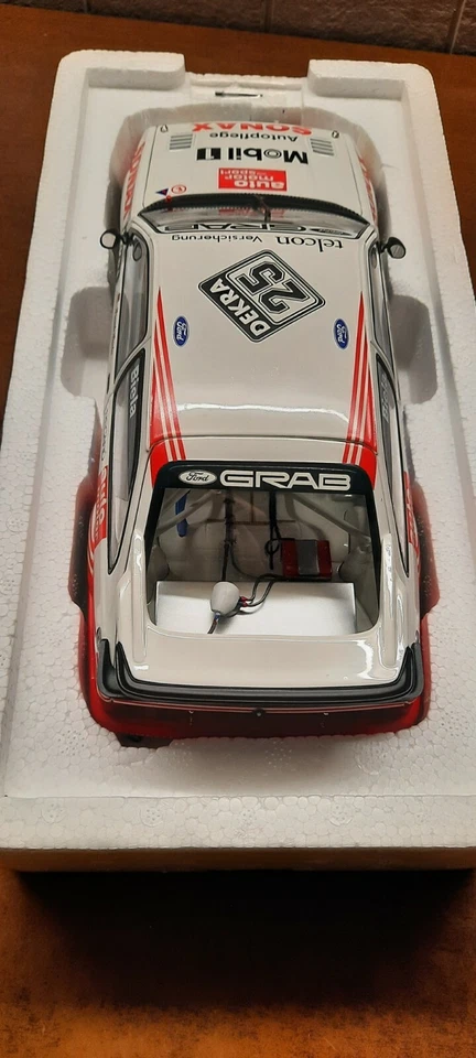 FORD SIERRA RS 500 DTM 1989 - Minichamps 1/18 - Immagine 2 di 4
