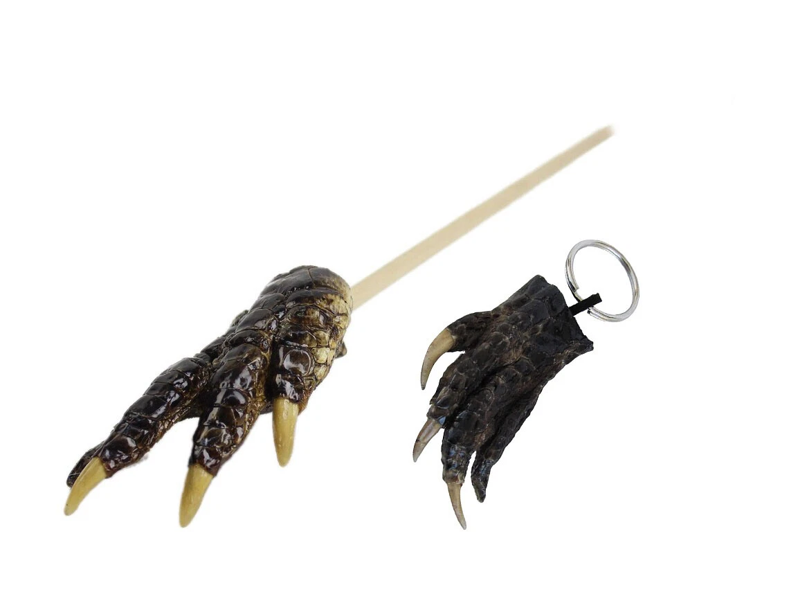 Alligator shop foot keychain
