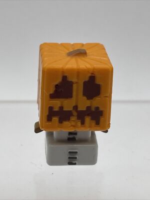 Minecraft Mini-Figures Chest Series 1'' Snow Golem Pumpkin Snowman Figure Mojang