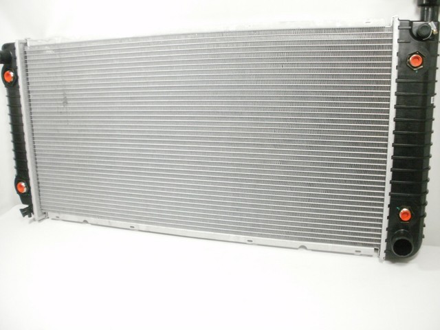 RADIATOR 19941998 CHEVY Silverado GMC Sierra 9499 Tahoe Yukon