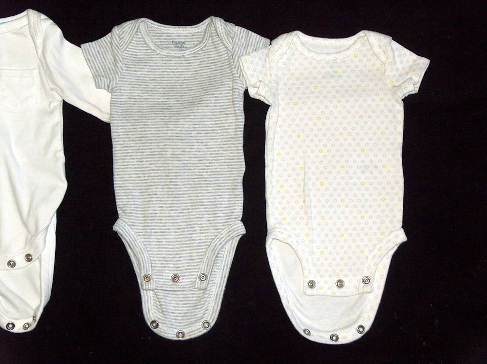4 Lotto Bambino Neonato 0-3M Oneies (2) Carter's, (1) Circo, (1) Nuvola Isola VG - Immagine 2 di 4