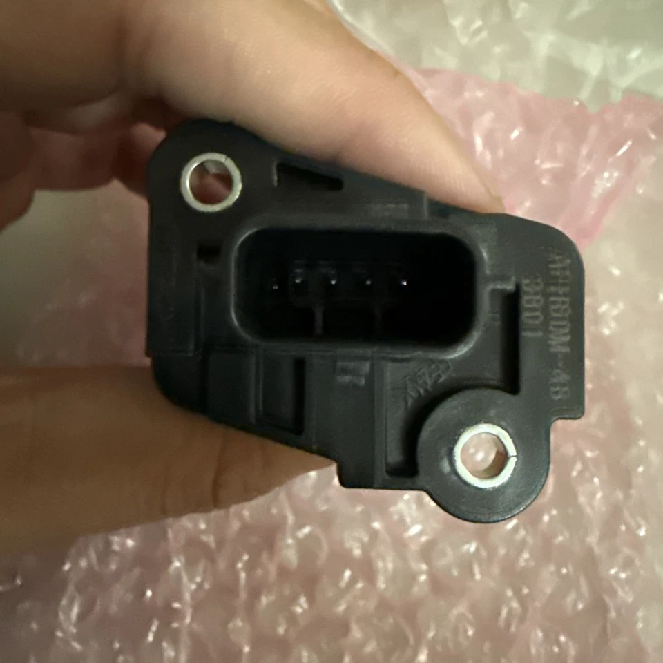 Sensor de flujo de aire másico Hitachi OEM MAF0133 para Infiniti QX Nissan Altima Rogue Foto 3 de 4