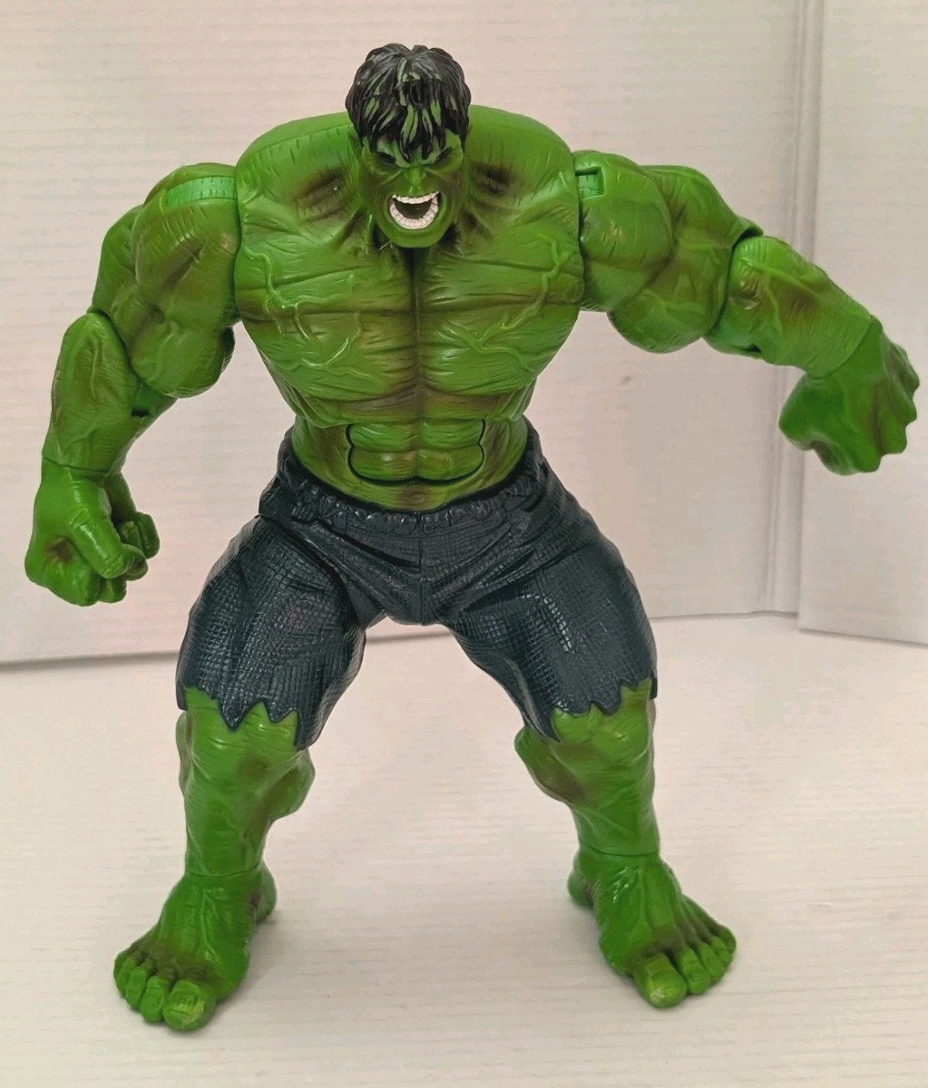 Hulk Smash N' Stomp Talking Action Figure Light Up Eyes Hasbro