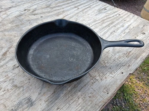 Wagner Ware Sidney -O- 1056 (NO LETTER) #6 Cast Iron Skillet Vtg Sits Flat 9"