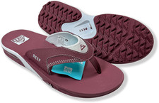 Reef Fanning Pregame Sandals - NWT Mens Size 10 Maroon / White - 48011-L7