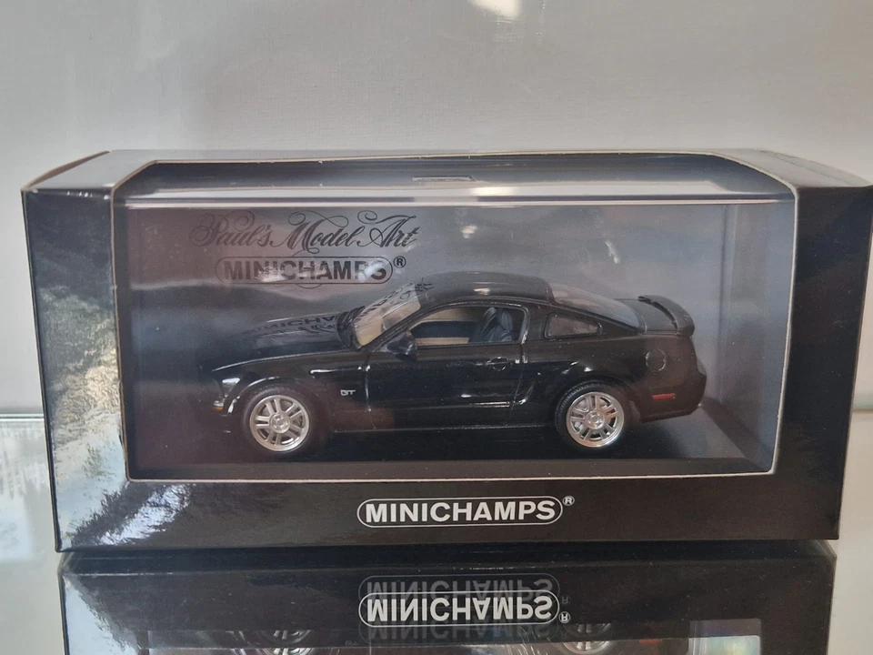 Minichamps 1/43 Ford Mustang GT 2005 "schwarz" 2.688 Teile in Box. - Bild 2 von 4