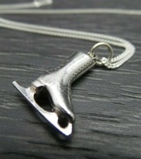Vintage Sterling Silver 3D Ice Figure Skate Pendant Curb Link Necklace 16 inches