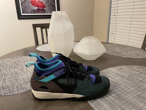 nike acg air revaderchi black