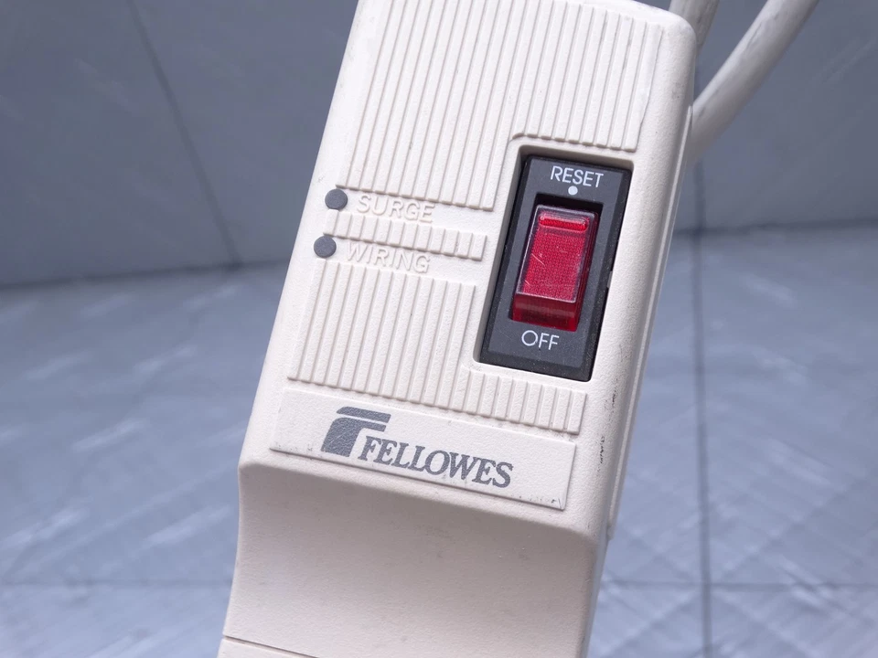 Fellowes 7-Outlet Power Guard Surge Protector 6ft Cable 99004 - Image 4 of 4