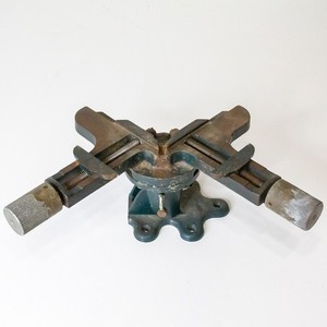 Framer’s Supply 4” Inch Mitre Vise 90° Degree Angled Picture Framing Clamp