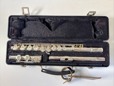 Armstrong 104 student flute with hard case Made in USA
