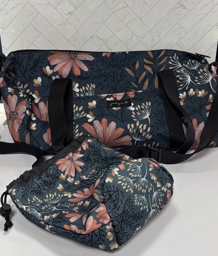 Jadyn 19” Barrel Womens Duffel Gym Weekender Bag & Makeup Dk Green Floral Print