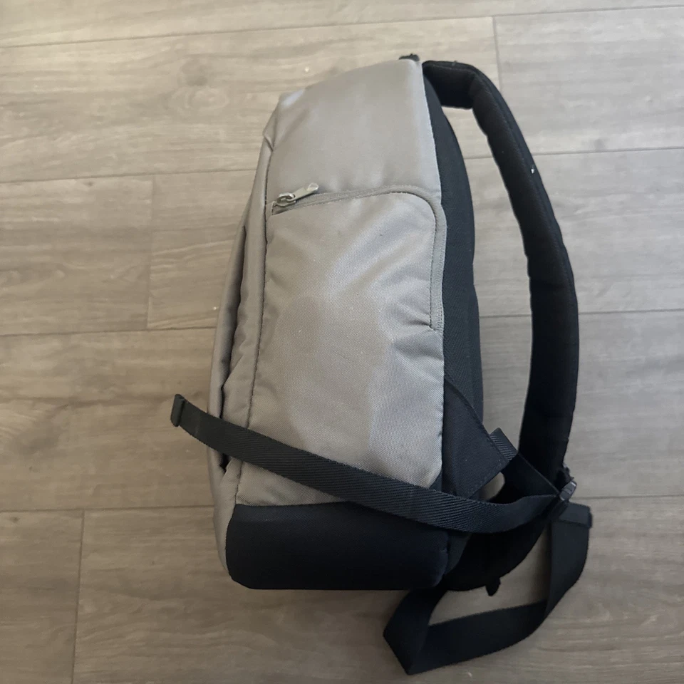 Manfrotto  Camera  Bag shoulder sling Backpack  - Image 4 of 4