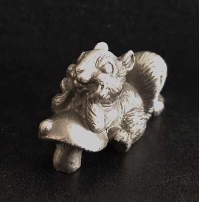 Cute Pewter Chipmunk Acorn Squirrel Garden Mushroom Statue Figurine U