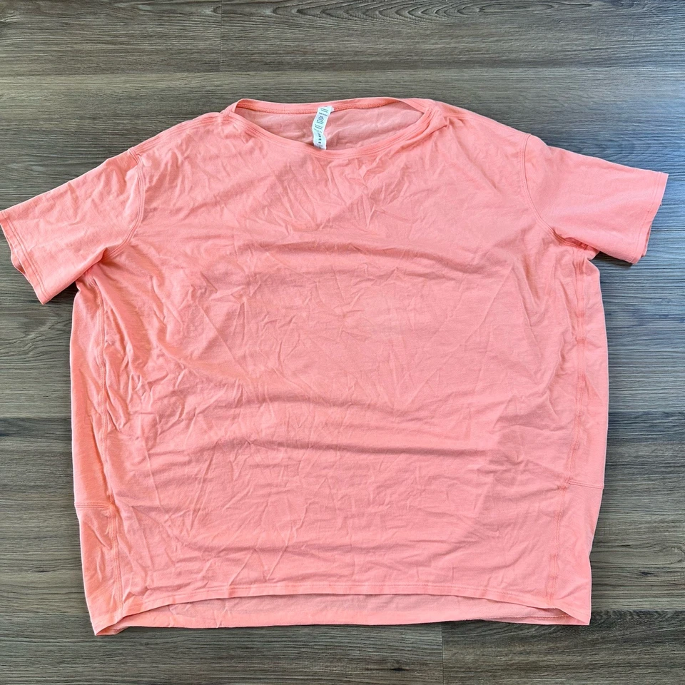 Camiseta Lululemon Back in Action Manga Corta Algodón Coral Talla 10 Calce Relajado Foto 2 de 4
