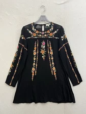 Umgee Top Women’s Medium Black Floral Embroidery Flowy Feminine Lace Colorful