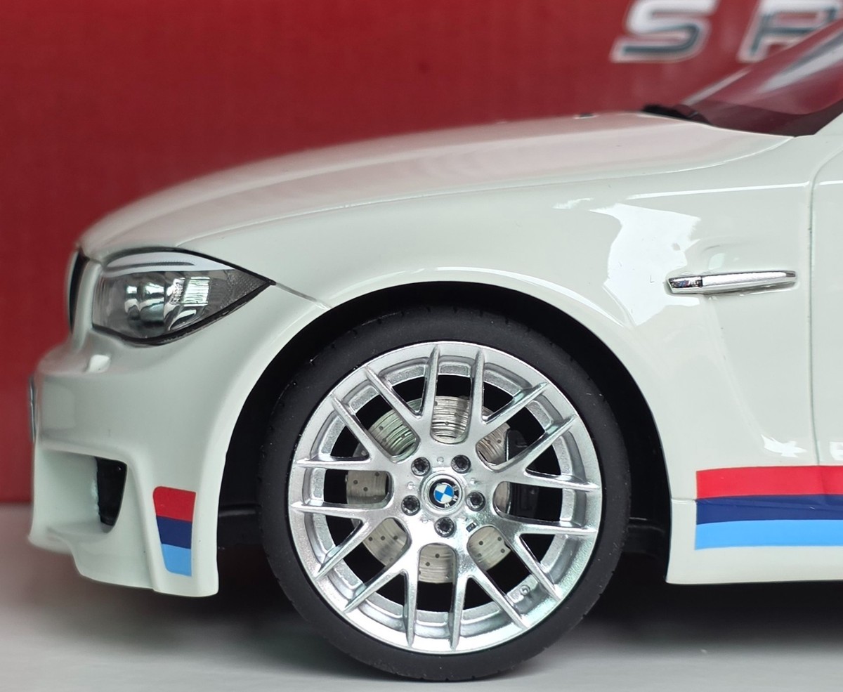 BMW 1M E82 2011 White Pack Performance 1:18 GT SPIRIT GT703