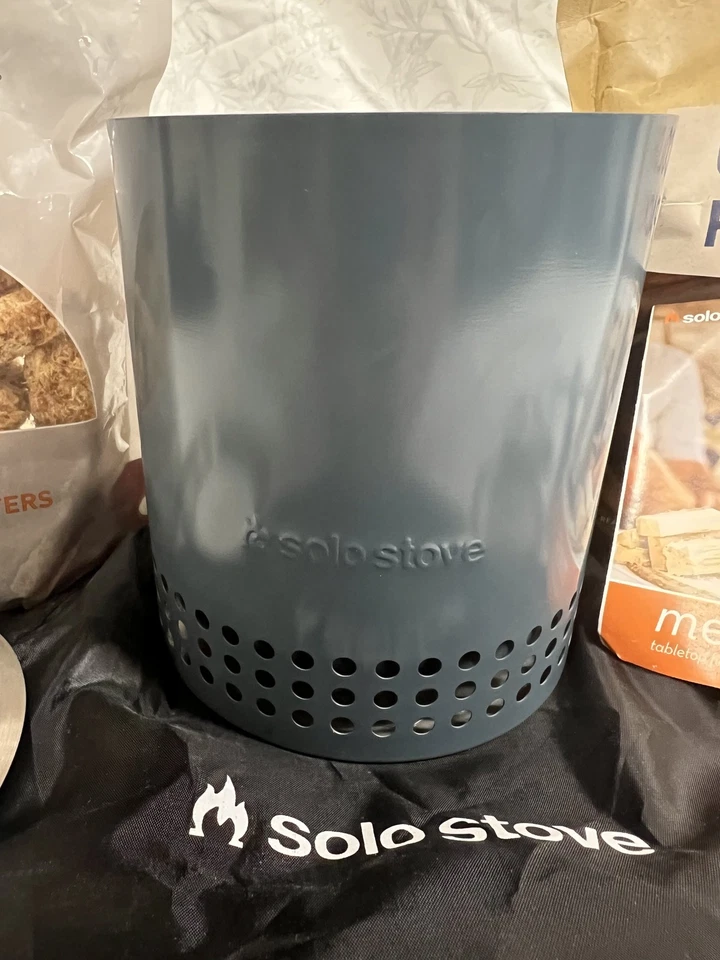 Paquete Solo Stove Mesa con iniciadores y paquetes de colores Foto 2 de 4