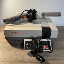 Nintendo Entertainment System NES-001 Console Controller and Zapper Bundle READ