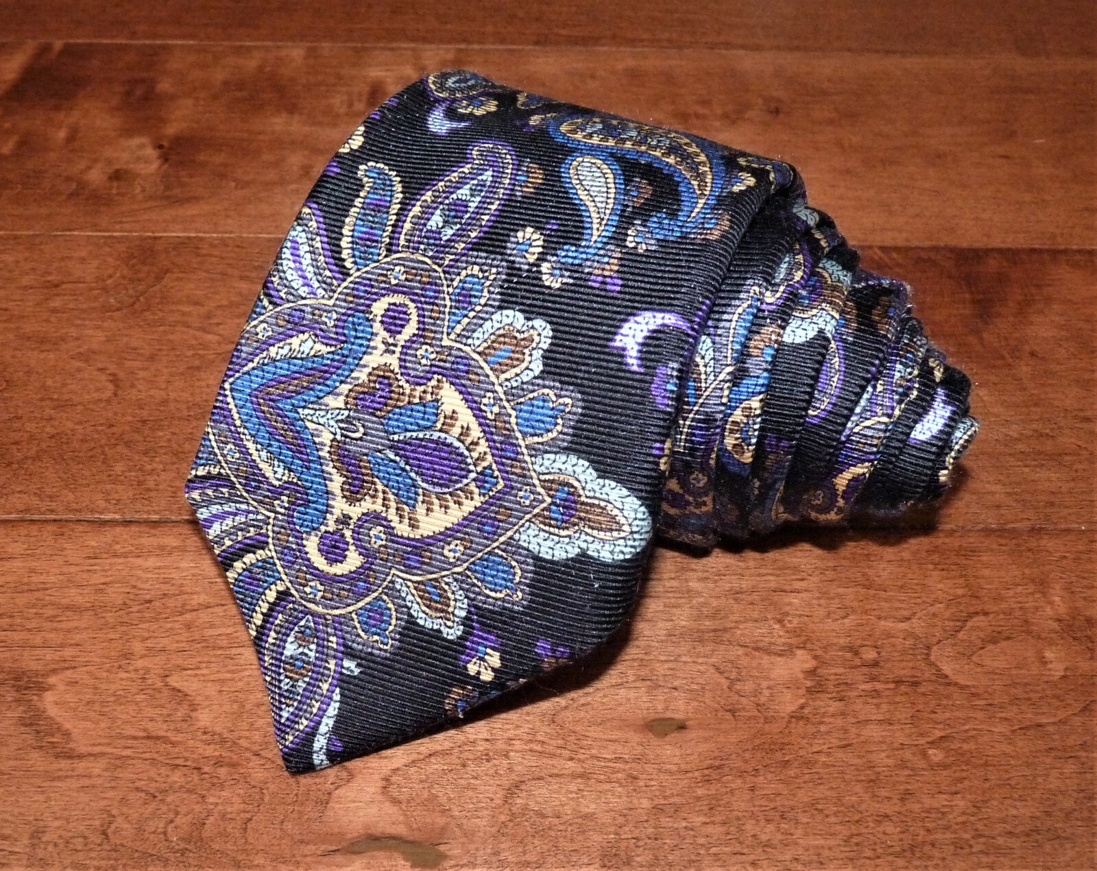 Exclusive Robert Talbott Monterey Designed Vintag… - image 1