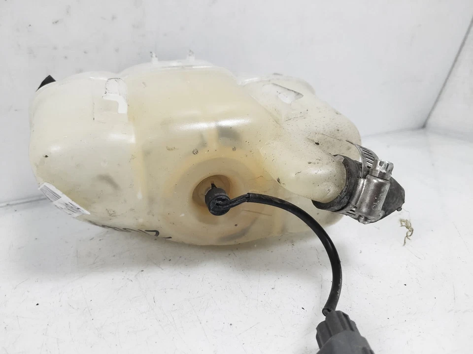 2001-2007 Volvo V70 Radiator Coolant Bottle Reservoir Tank 8683455 - Image 2 of 4