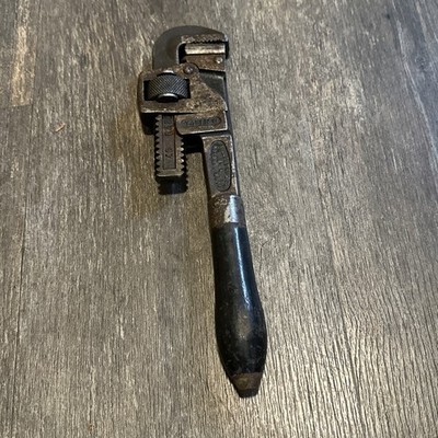 VINTAGE TRIMO MFG #14 WOOD HANDLED ADJUSTABLE PIPE WRENCH MONKEY ''VERY NICE''