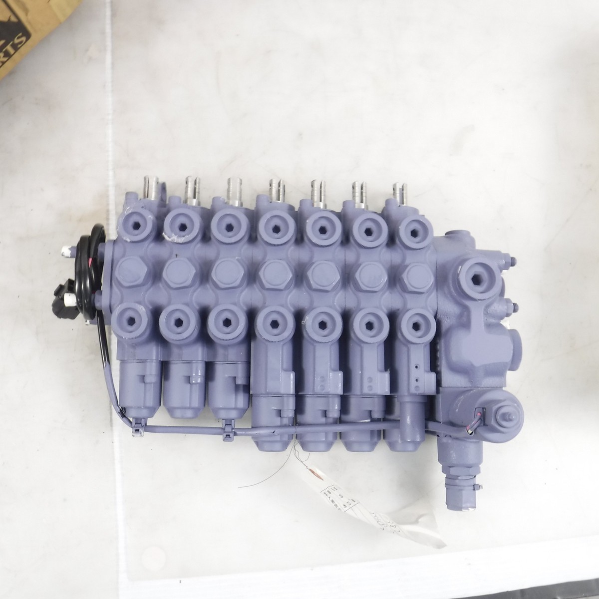 Genuine OEM Tadano Hydraulic Manual Control Valve 366-382-30000