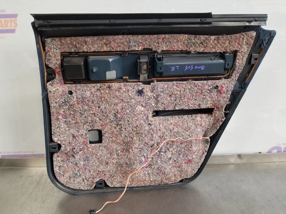 93 1993 BUICK ROADMASTER DOOR TRIM PANEL REAR LEFT DRIVER BLUE  Foto 2 de 4