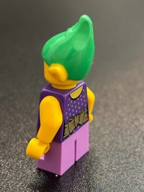 LEGO Minifigure Holiday Elf Female &ndash; hol085 Purple Outfit Green Hat