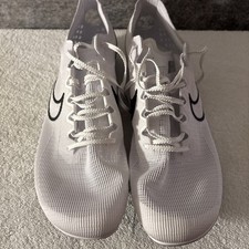 NEW Nike Zoom Mamba V6 Mens Track and Field Racing Spikes Shoes 10.5 DR2733-100