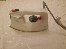 VECCHIO FERRO DA STIRO ANTICO MARCATO PHILIPS DEGLI ANNI '50 FUNZIONANTE