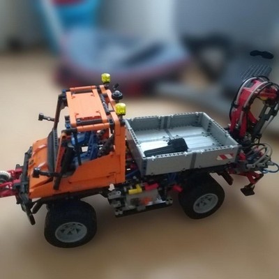 LEGO Technic Mercedes-Benz Unimog U 400 8110 In 2011 Used Retired As Is