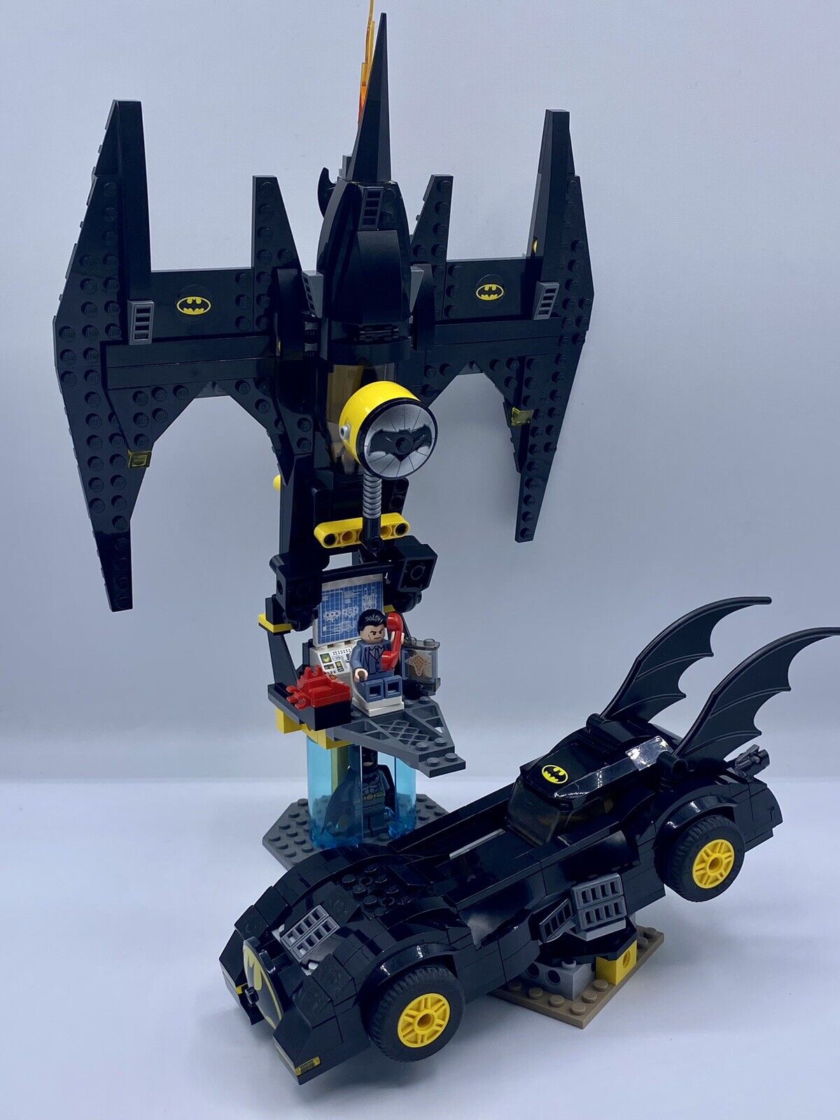 LEGO Batman Jokerland Batmobile Batwing Stand Minifigures Bruce Wayne 76035  6863