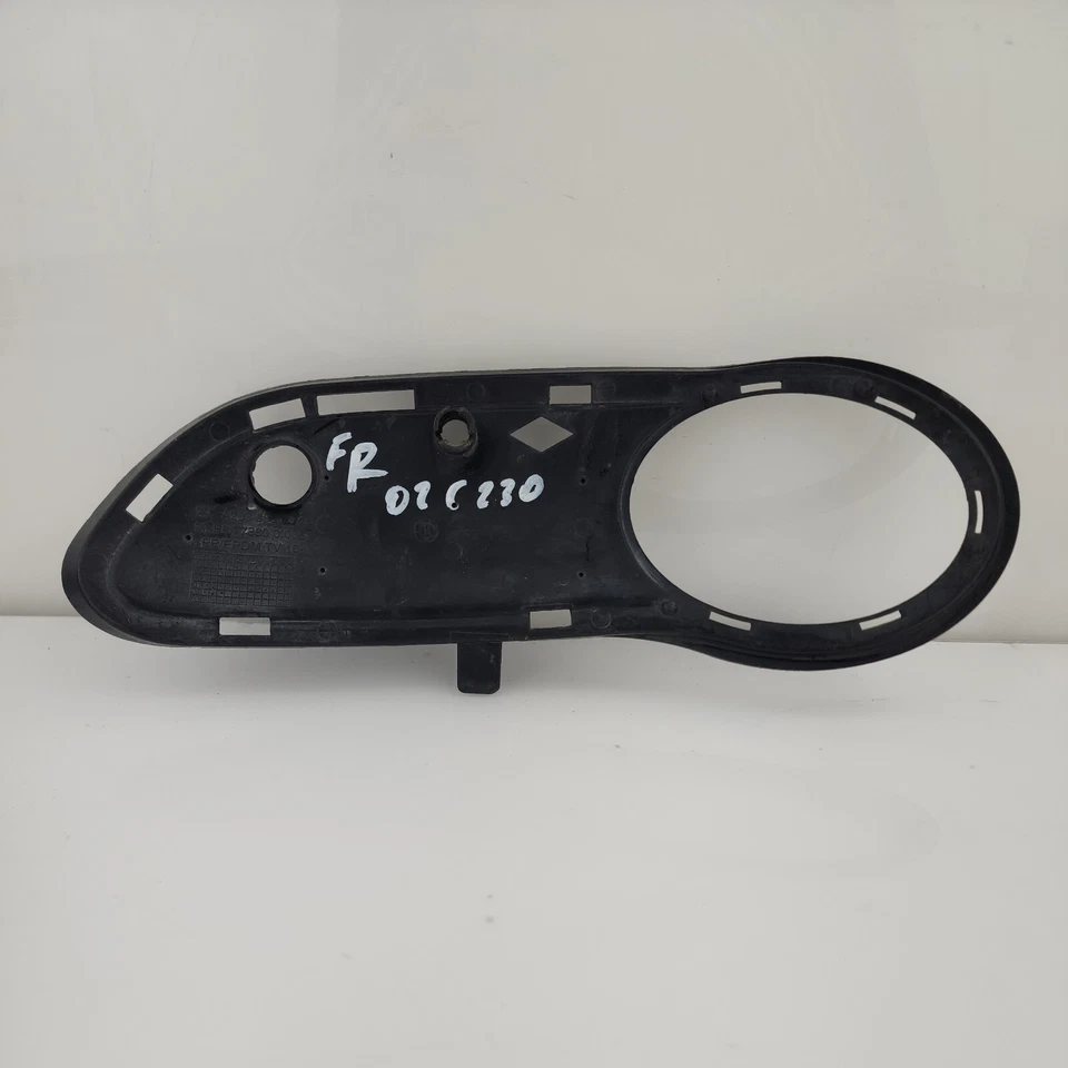 Оригинальная отделочная решетка для передних правых противотуманных фар 2002–2005 годов подходит для Mercedes Benz C230 - Изображение 4 из 4