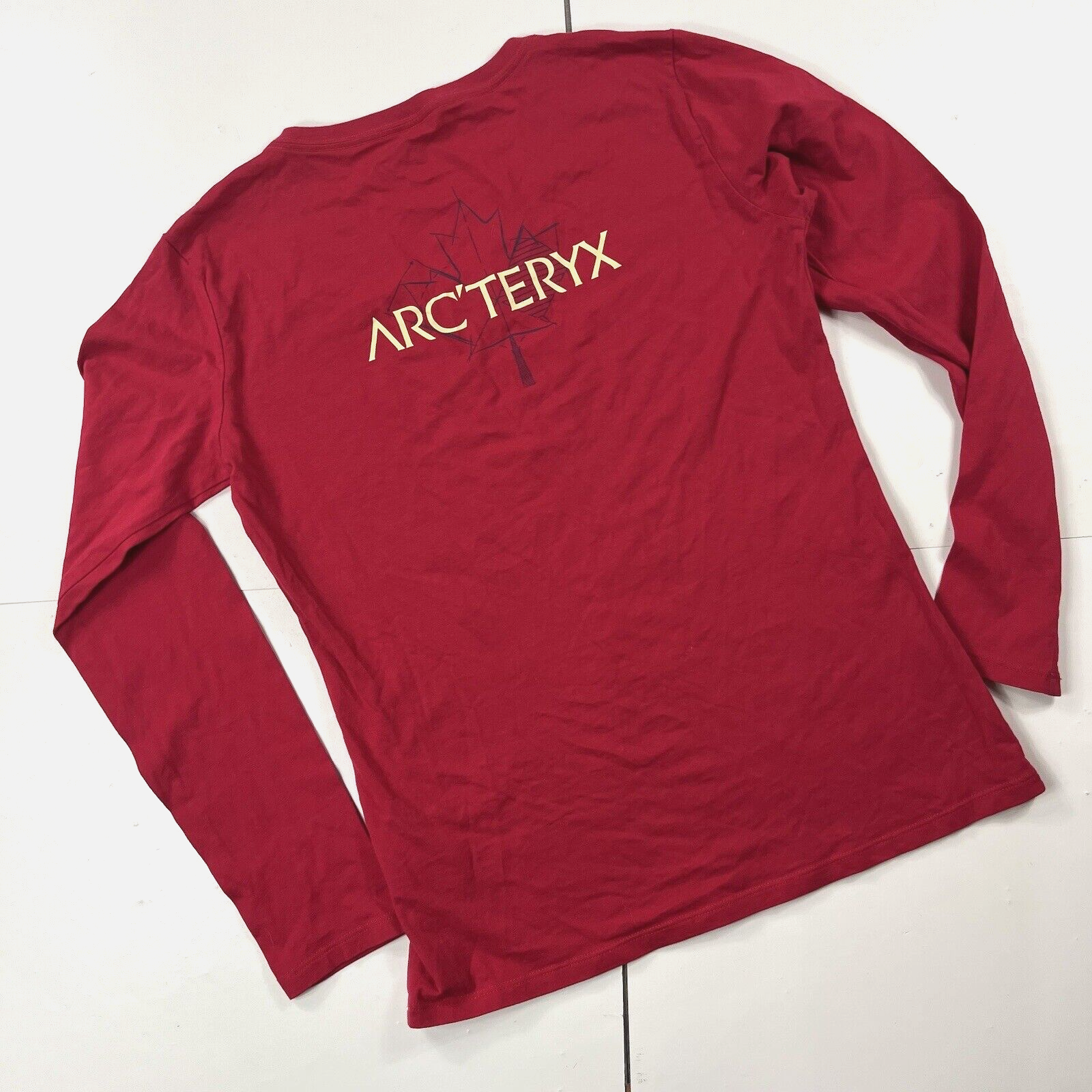 T Shirt Arc'teryx rosa medio doppio lato logo foglia acero collo a V manica lunga