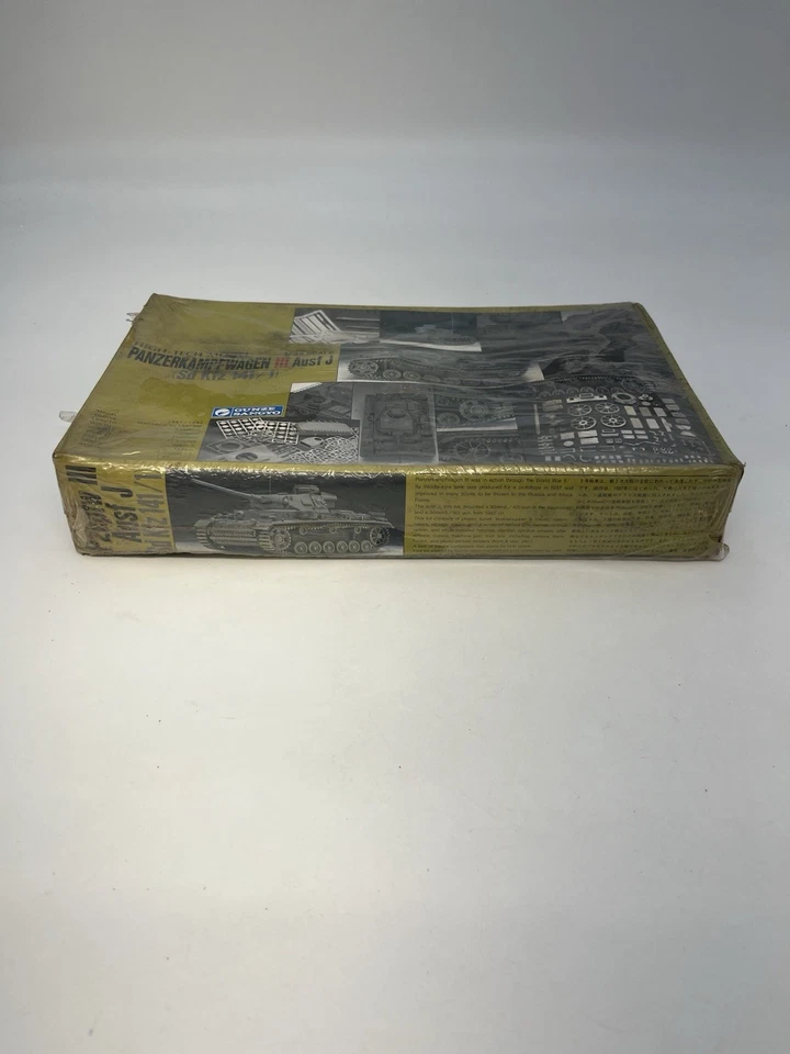 Gunze 1/35 PANZERKAMPFWAGEN III Aust J (Sd Kfz 141/1) Hi-Tech Model SEALED NEW - Image 2 of 4