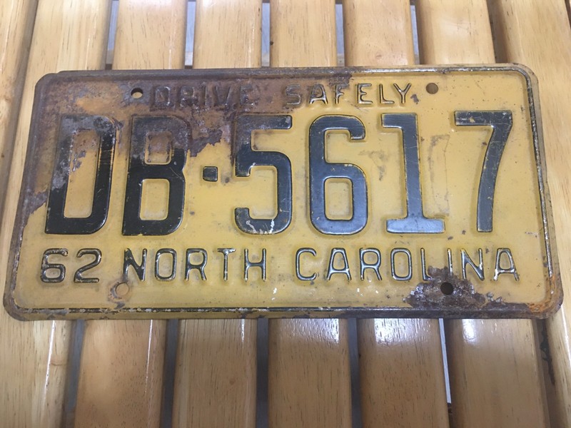 1962 North Carolina license plate DB-5617