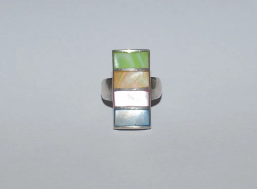 VINTAGE SOUTHWESTERN STERLING SILVER AND MOTHER OF PEARL MODERNIST RING