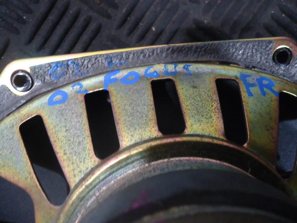 Ford Focus SE 2002 sedán altavoz puerta delantera derecha XS4F-18808-AB Foto 2 de 4