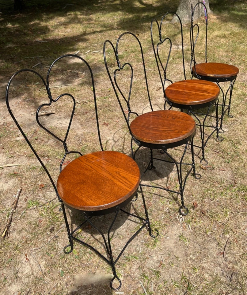 Mesa de heladería para adultos y 4 sillas de novia tapas de hierro y madera años 50 Foto 3 de 4