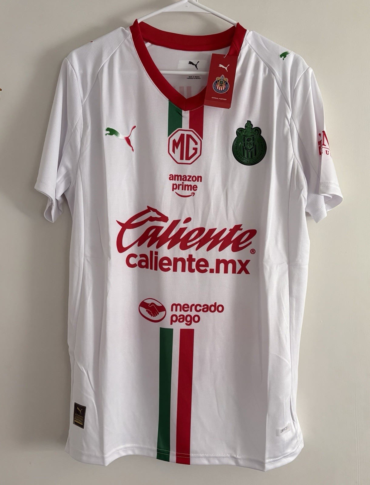 Soccer Jersey - Puma - Chivas 2026 White - Men's size M - New