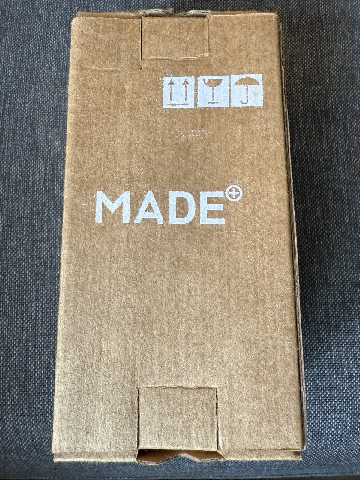 Mattschwarzer Toilettenpapierhalter Wandmontage mit Befestigungen von Made.com