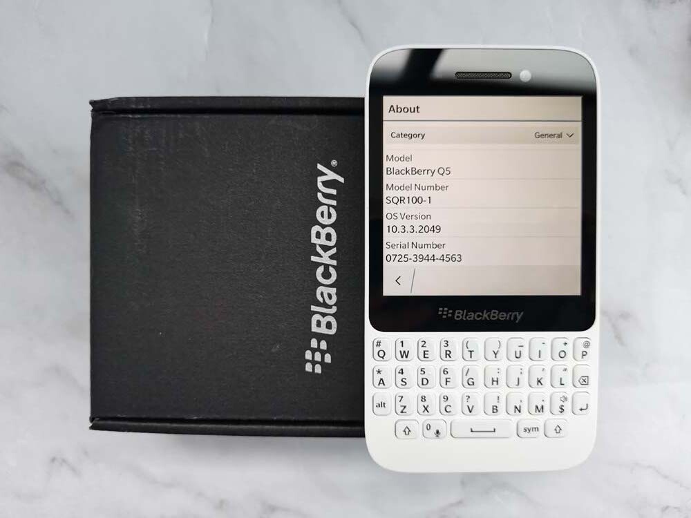 新品　blackberry Q5 white sim フリー BlackBerry Q5 Unlocked 4G WiFi LTE 8GB 5MP QWERTY keyboard