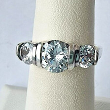 925 STERLING SILVER 3 STONES ROUND CZ BAND RING SIZE 6.  2.0 CT TOTAL WEIGHT