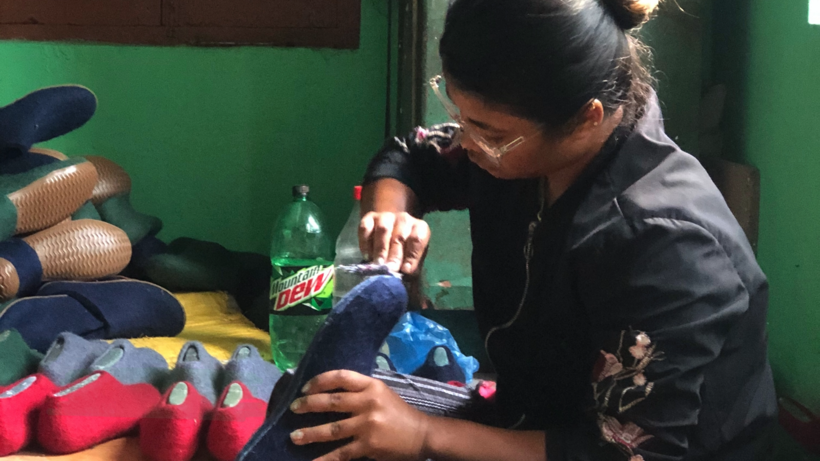 PANTOFOLA D’ORO Ciabatta in lana giallo limone Pantofola in feltro da interno Pantofola resistente e leggera