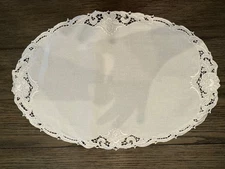 Vintage 1920s Ivory Linen Open Floral Cutwork Embroidered Scalloped Edge Doily